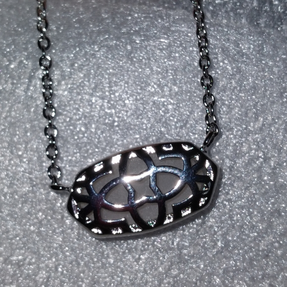 NEW Elisa Iridescent Drusy Silver Pendant Necklace🤍 - Picture 5 of 15